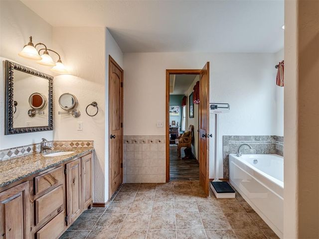3570 S Ladd Avenue, Goldsby, OK 73093