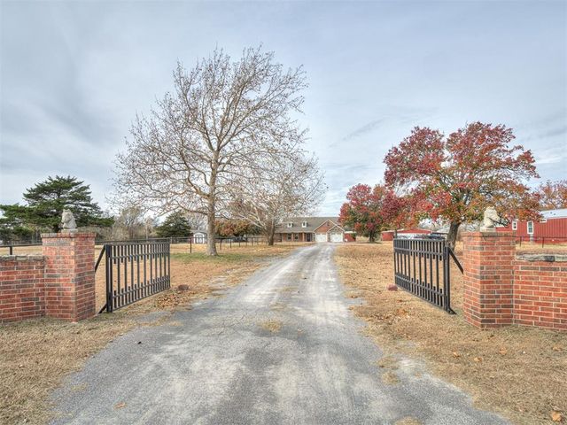 3570 S Ladd Avenue, Goldsby, OK 73093