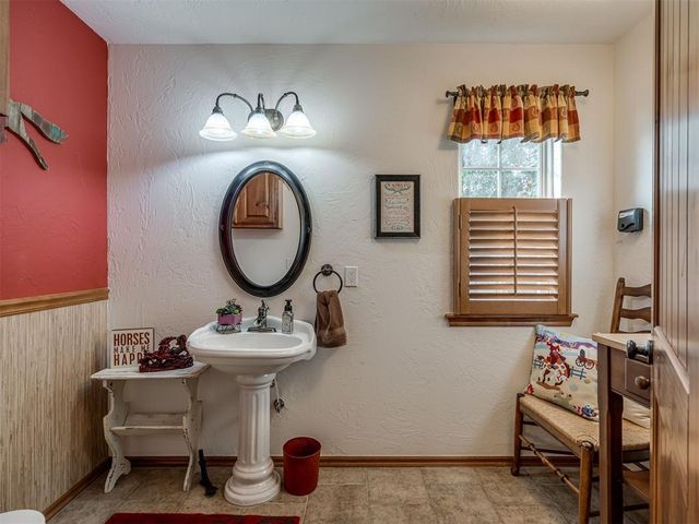 3570 S Ladd Avenue, Goldsby, OK 73093