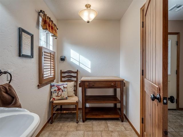 3570 S Ladd Avenue, Goldsby, OK 73093