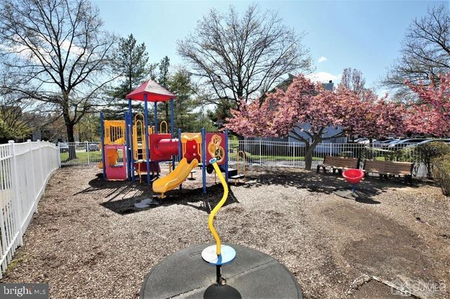 1018 ASPEN DR, Plainsboro, NJ 08536