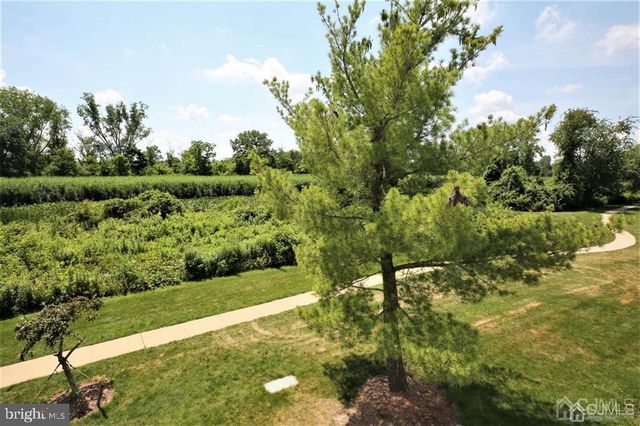 1018 ASPEN DR, Plainsboro, NJ 08536