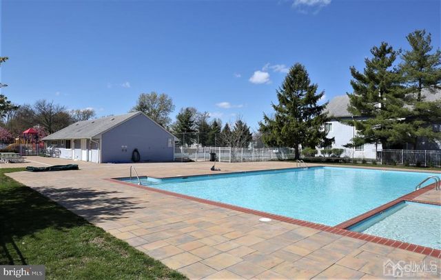 1018 ASPEN DR, Plainsboro, NJ 08536