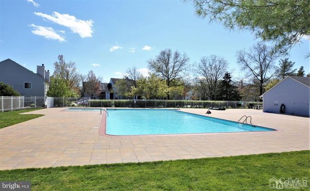 1018 ASPEN DR, Plainsboro, NJ 08536