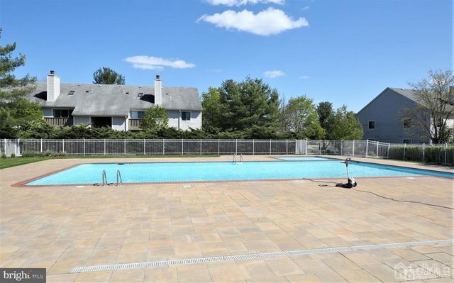 1018 ASPEN DR, Plainsboro, NJ 08536