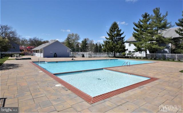 1018 ASPEN DR, Plainsboro, NJ 08536