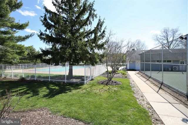 1018 ASPEN DR, Plainsboro, NJ 08536