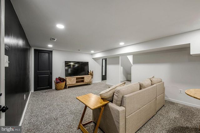 3704 HAMILTON ST, Hyattsville, MD 20782