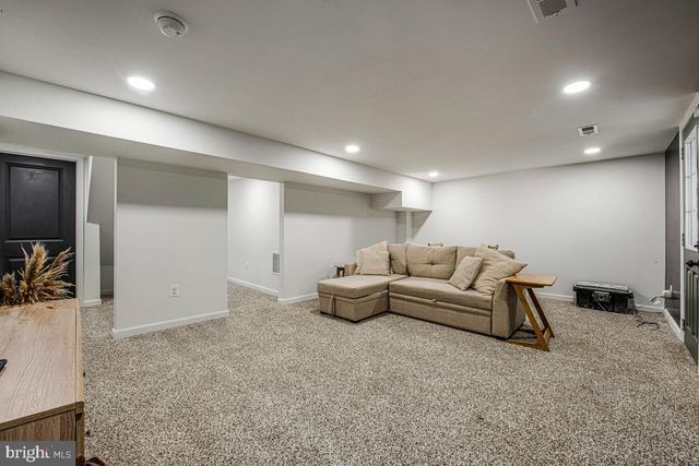 3704 HAMILTON ST, Hyattsville, MD 20782