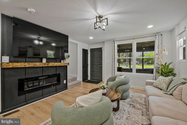 3704 HAMILTON ST, Hyattsville, MD 20782