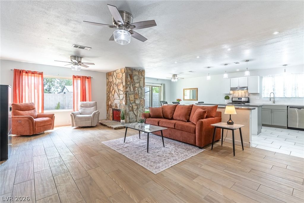 105 South Cimarron Road, Las Vegas, NV 89145 — exterior