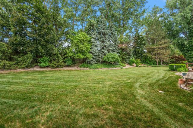 11624 Watkins Court, Utica, MI 48315