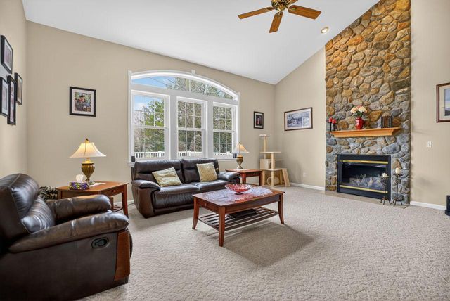 1990 KNIGHT RD, Green Lane, PA 18054