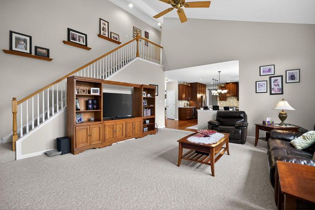 1990 KNIGHT RD, Green Lane, PA 18054