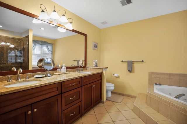 1990 KNIGHT RD, Green Lane, PA 18054
