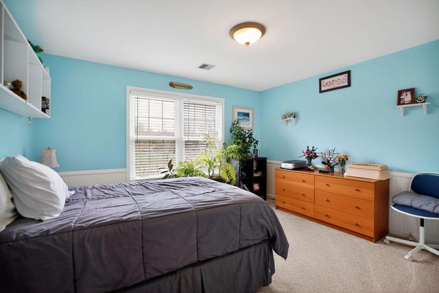 1990 KNIGHT RD, Green Lane, PA 18054