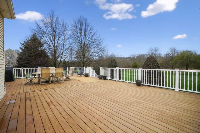 1990 KNIGHT RD, Green Lane, PA 18054