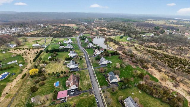 1990 KNIGHT RD, Green Lane, PA 18054