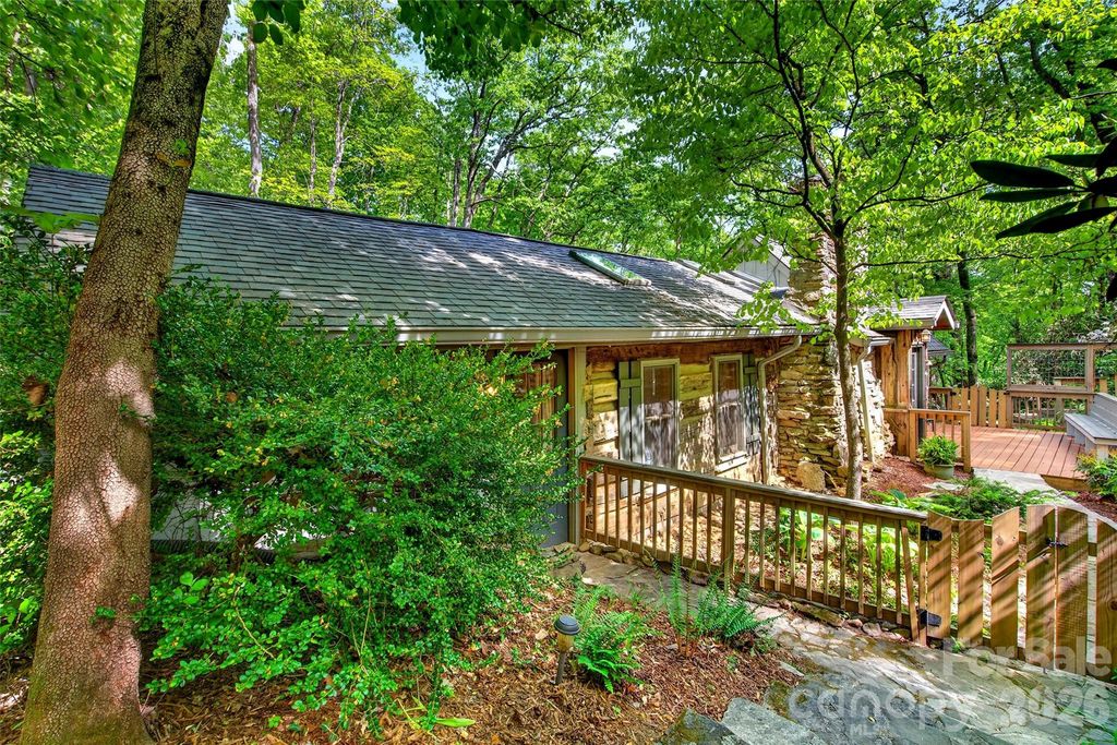 102 Frist Road, Montreat, NC 28757
