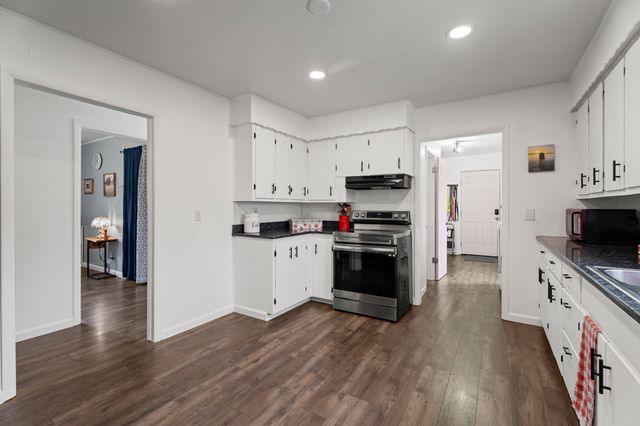 300 Lake Road 3, Grove, OK 74344
