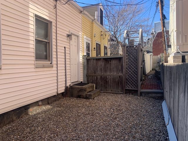 8 Avon Pl, Boston, MA 02129