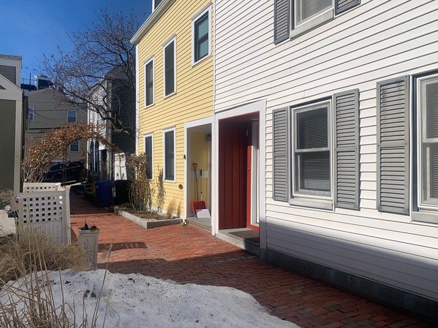8 Avon Pl, Boston, MA 02129