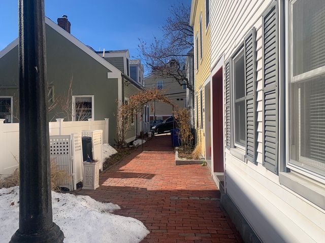 8 Avon Pl, Boston, MA 02129