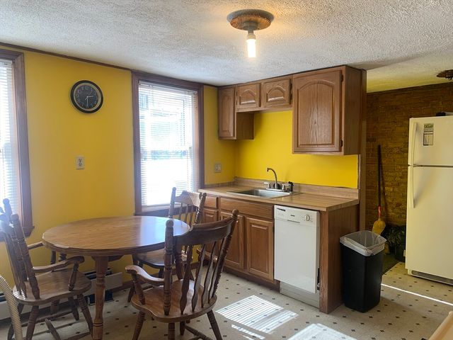 8 Avon Pl, Boston, MA 02129