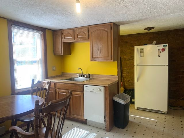 8 Avon Pl, Boston, MA 02129