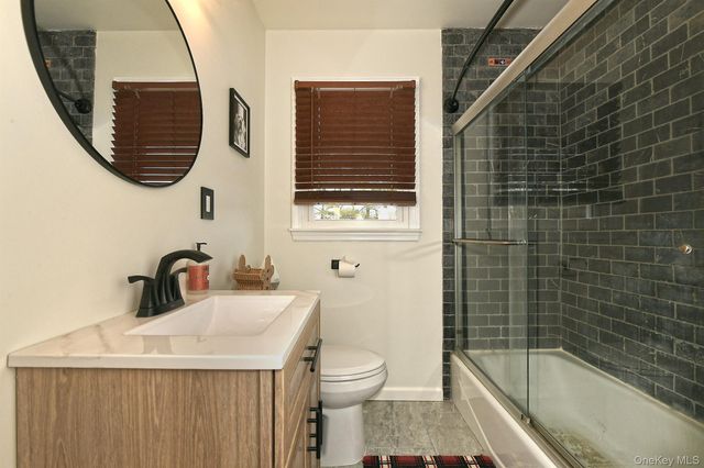 1 Central Street, Greenlawn, NY 11740