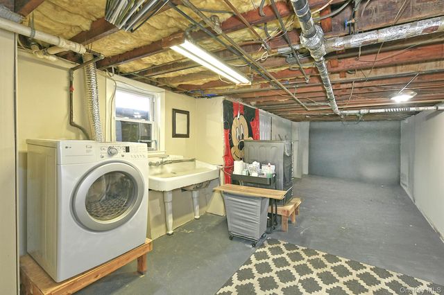 1 Central Street, Greenlawn, NY 11740