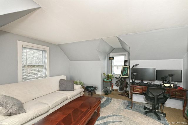 1 Central Street, Greenlawn, NY 11740