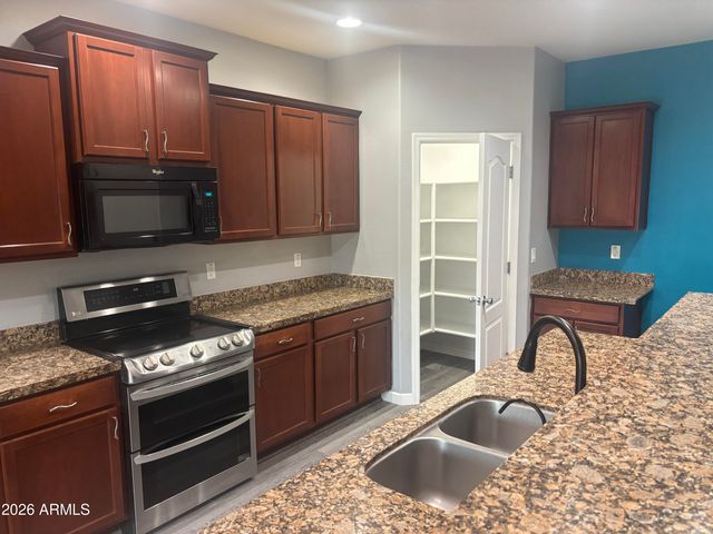 24492 W MOBILE Lane, Buckeye, AZ 85326