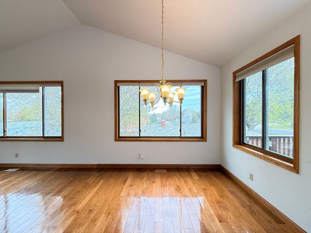 676 12th Avenue NW, New Brighton, MN 55112