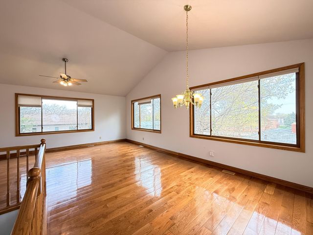 676 12th Avenue NW, New Brighton, MN 55112