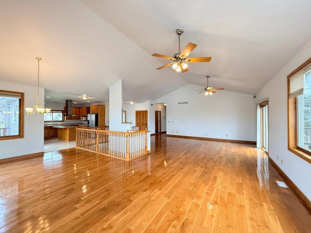 676 12th Avenue NW, New Brighton, MN 55112