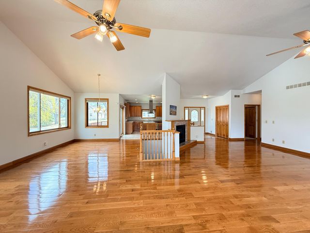 676 12th Avenue NW, New Brighton, MN 55112