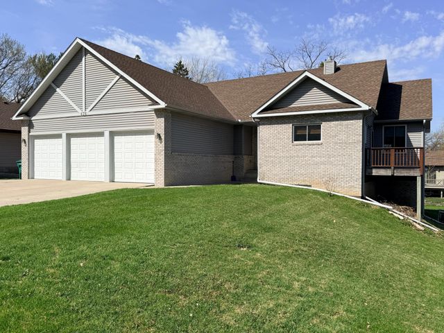 676 12th Avenue NW, New Brighton, MN 55112