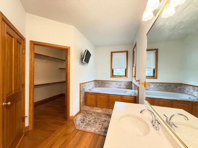 676 12th Avenue NW, New Brighton, MN 55112