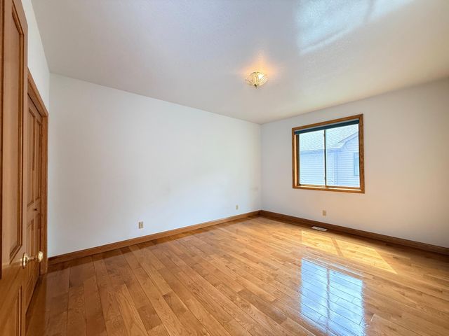 676 12th Avenue NW, New Brighton, MN 55112