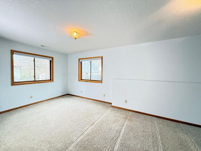 676 12th Avenue NW, New Brighton, MN 55112