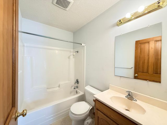 676 12th Avenue NW, New Brighton, MN 55112