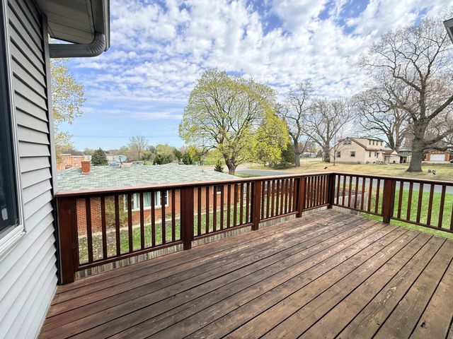 676 12th Avenue NW, New Brighton, MN 55112