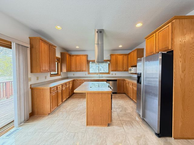 676 12th Avenue NW, New Brighton, MN 55112