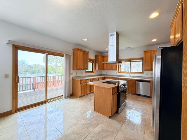 676 12th Avenue NW, New Brighton, MN 55112