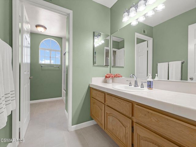 780 Covewood Street, Oak Park, CA 91377