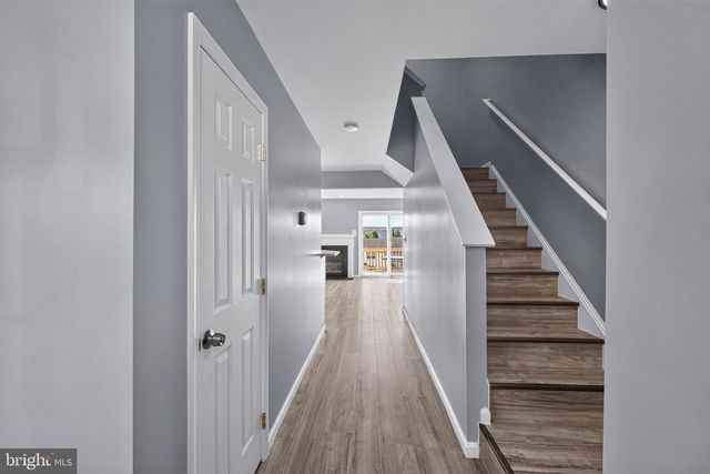 145 KNOLLWOOD RD, Millersville, PA 17551