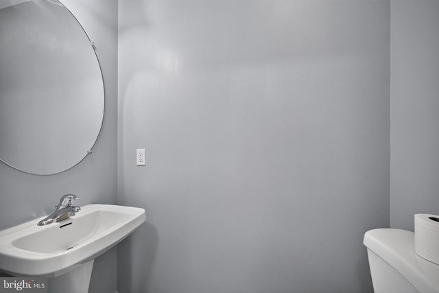 145 KNOLLWOOD RD, Millersville, PA 17551