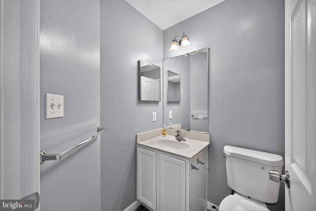 145 KNOLLWOOD RD, Millersville, PA 17551