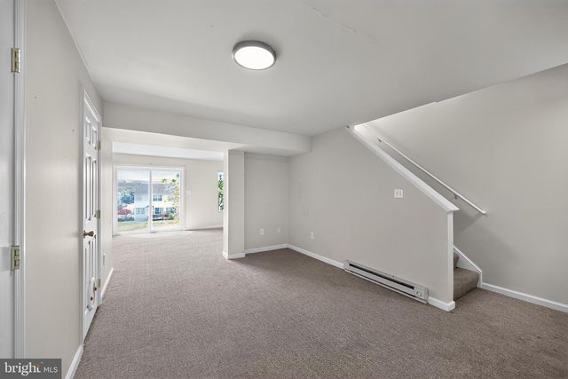 145 KNOLLWOOD RD, Millersville, PA 17551